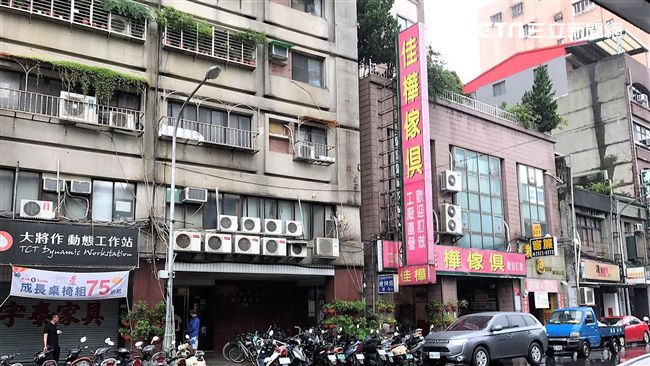 兄持刀砍死妹妹　再致電老母殘忍事實