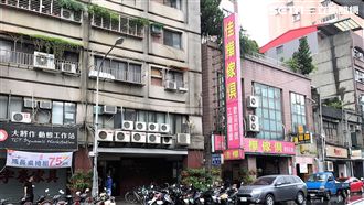 兄持刀砍死妹妹　再致電老母殘忍事實