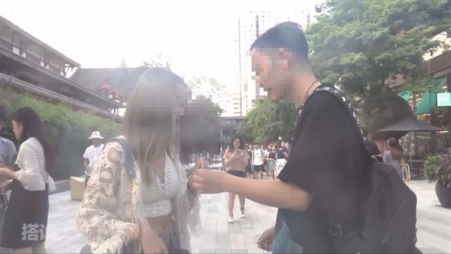 假魔術真襲胸！噁「奶襲哥」還PO網