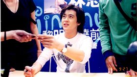 遠百募集老照片　97年的徐旭東、98年的林志穎長這樣