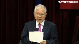 出身百年商業家族　何壽川藍綠通吃