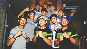 BOXING樂團與王勝偉、王躍霖、高孝儀、郭阜林錄製明星賽主題曲。（圖／中職提供）