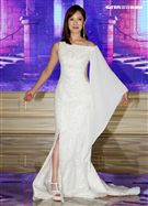 天心性感演繹華麗優雅高定禮服襯托下，盡顯高雅撫妹風情，完美曲線增添時尚亮點。（記者邱榮吉/攝影）