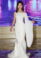 天心性感演繹華麗優雅高定禮服襯托下，盡顯高雅撫妹風情，完美曲線增添時尚亮點。（記者邱榮吉/攝影）