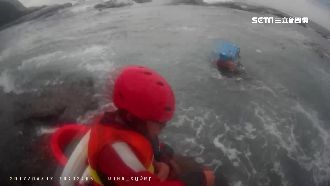 釣客落海險遭捲走　幸好有「它」救命