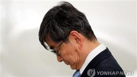 南韓,法務部長官,提名人,教授,安京煥,自行放棄