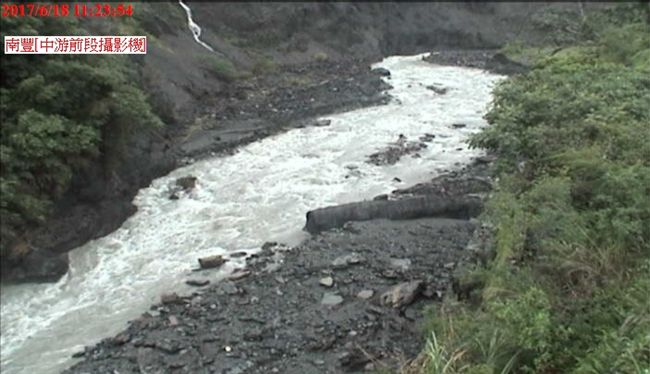 不斷更新／降雨稍緩　雲林縣四湖鄉二級淹水警戒