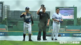 Lamigo和富邦悍將握手言和。（圖／記者王怡翔攝）