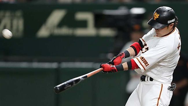 影／龜井逆轉3分彈　送高橋監督百勝
