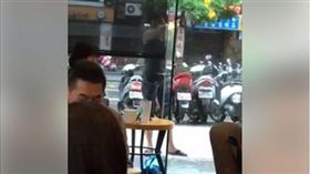 星巴克叫囂　翻攝自爆料公社