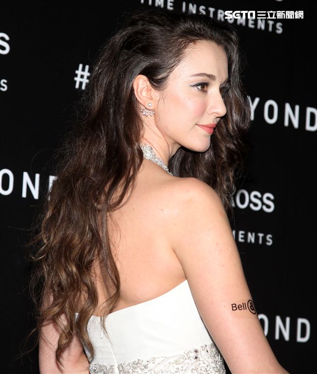 婚後的瑞莎在老公帶領下愛上潛水，但她怕摸到魚而傷害魚兒。（記者邱榮吉/攝影）