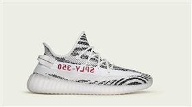 實戰白鞋風潮再起　adidas再推排隊潮鞋      