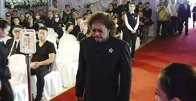 送豬最後一程　張菲悲嘆「真的走了」