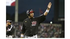 ▲LG雙子將李炳圭9號球衣永久欠番。（資料照／LG球團提供）