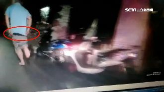 酒駕逆向棄車逃　醉男褲子邊跑邊掉