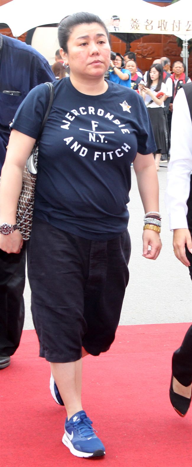 林美秀現身告別式，要送豬哥亮最後一程。（記者邱榮吉/攝影）