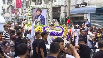 路祭豬哥亮不拿香拜　怕拖延投胎時間