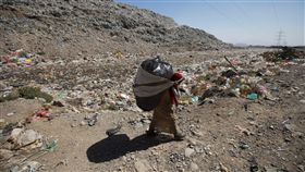 資源回收,扛,小朋友,生活
圖／路透社／達志影像