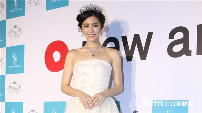 嘆白紗無感　任容萱頂2億皇冠當公主