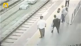 大陸,梨視頻,高鐵,摸乳,襲胸,性騷擾