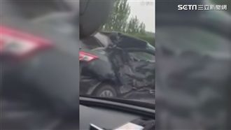 這車太經典！神級破爛車淡定飆國道