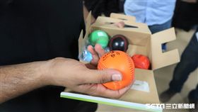 賽格威訓練使用的加重球。（圖／記者王怡翔攝）