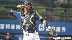 桃猿隊捕手黃浩然。（資料照／記者林敬旻攝）