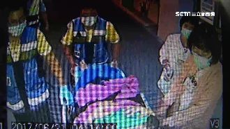 寶寶伸出小腳ㄚ　救護員即刻接生救命