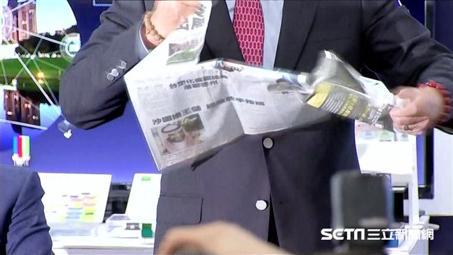 買不到東芝怒撕報紙　網友認為沒風度