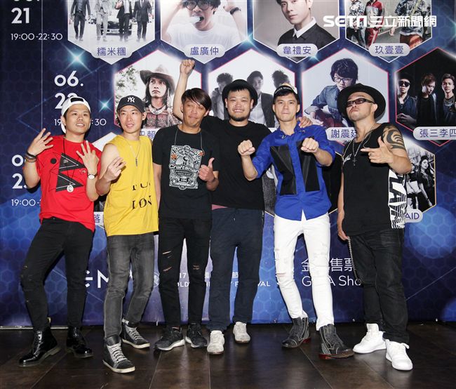 張三李四金曲國際音樂節開唱，「蘇打綠」阿福、「董事長樂團」Micky聲援。（記者邱榮吉/攝影）