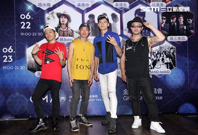 張三李四金曲國際音樂節開唱，「蘇打綠」阿福、「董事長樂團」Micky聲援。（記者邱榮吉/攝影）