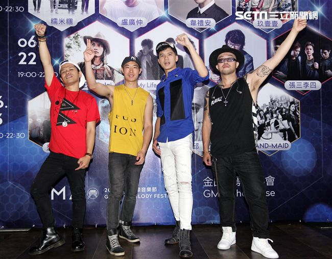 張三李四金曲國際音樂節開唱，「蘇打綠」阿福、「董事長樂團」Micky聲援。（記者邱榮吉/攝影）