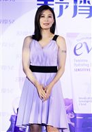 逆齡女神賈靜雯生完Bo妞後復出首場記者會，公開私密健康、招招要緊，產後神開機。（記者邱榮吉/攝影）