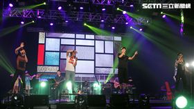 張三李四金曲國際音樂節開唱，「蘇打綠」阿福、「董事長樂團」Micky聲援。（記者邱榮吉/攝影）