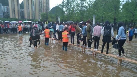 豪雨來了　北京機場取消5百多航班