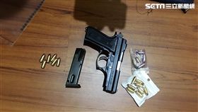 林嫌才向過世的爺爺承諾要改過向善，未料自己隨即持毒遭警方逮捕，另一名江嫌也想從良開刺青店，同樣被警方查獲改造手槍（翻攝畫面）