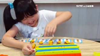 妞妞開箱夯！不到10歲擁百萬點閱