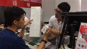 遠傳電信提供　小米檯燈