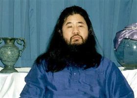 新竹麻原彰晃94狂！只因老師教不好⋯⋯校內砸桌椅打教官。（圖／翻攝網路）