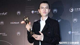 6度入圍終獲獎！方大同成金曲歌王