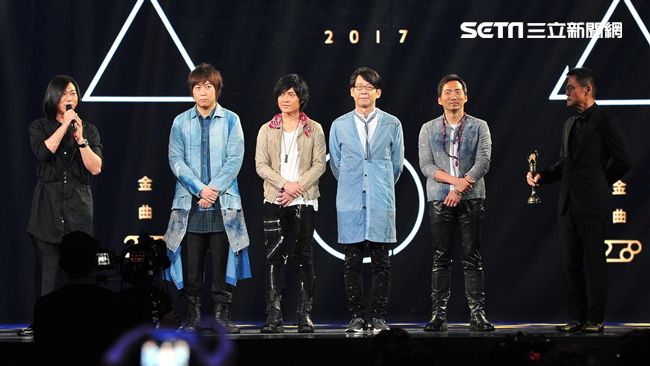 奪最佳國語專輯　五月天謝團員陪伴