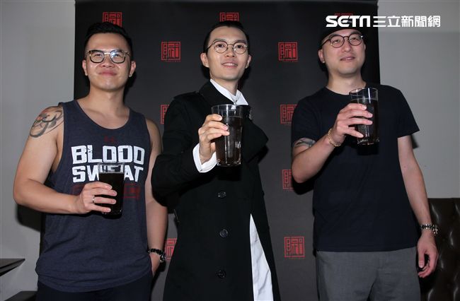 第28屆金曲獎最佳男歌手方大同慶功宴。（記者邱榮吉/攝影）