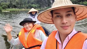 菲律賓6兒女送母環遊亞洲（圖／翻攝Hans Alcanzare臉書）