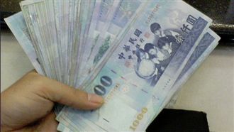 80個月年終遭打臉　群益董事長澄清