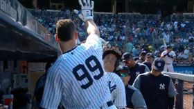 ▲托雷斯與法官身高相差28公分。（圖／取材自MLB官網）