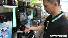 黑金消費趨勢　全家濃厚系冰磚咖啡登場