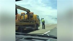 國道3號南下91公里火燒車_爆料公社https://www.facebook.com/groups/451357468329757/permalink/1315230778609084/