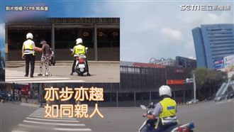 貼心陪老奶奶過馬路　暖警最美風景