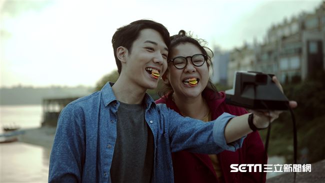 女兒大膽索吻做愛　鄭少秋：沒有問題
