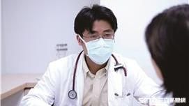 流感疫情持續，請民眾落實就醫分流，有類流感症狀請至鄰近合約院所就醫，出現流感危險徵兆者請速至大醫院。（圖／疾管署提供）